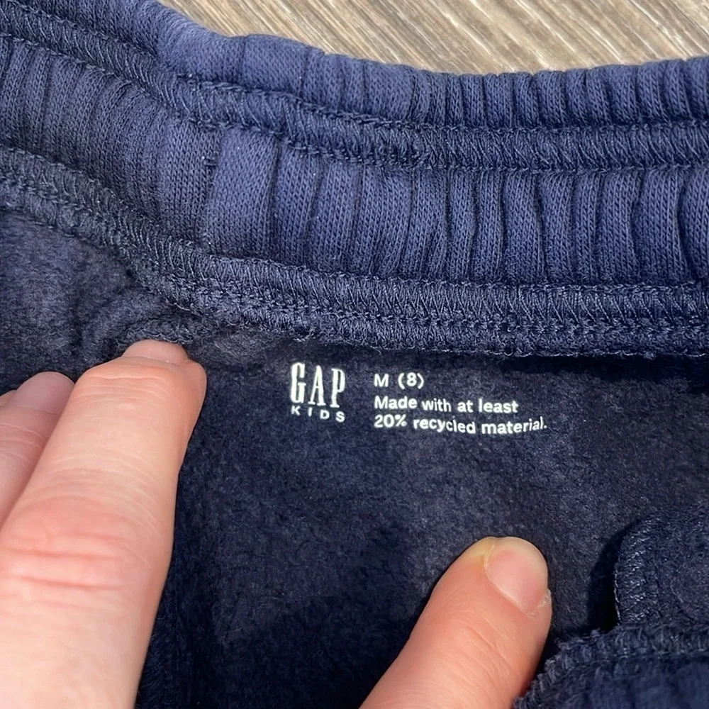 Boys GAP kids blue sweatpants/jogger size 8 (medium)